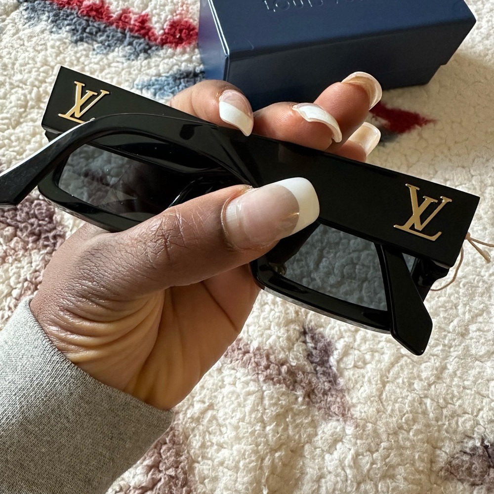 LOUIS VUITTON Clash sunglasses